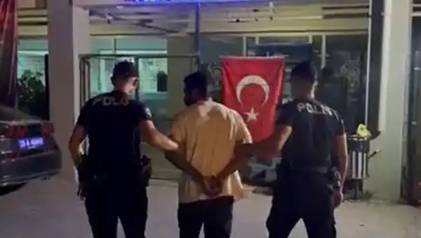 Firari Cezaevi Kaçakları İzmir'de Yakalandı: 18 Yıl Hapis Cezası ile Aranıyordu