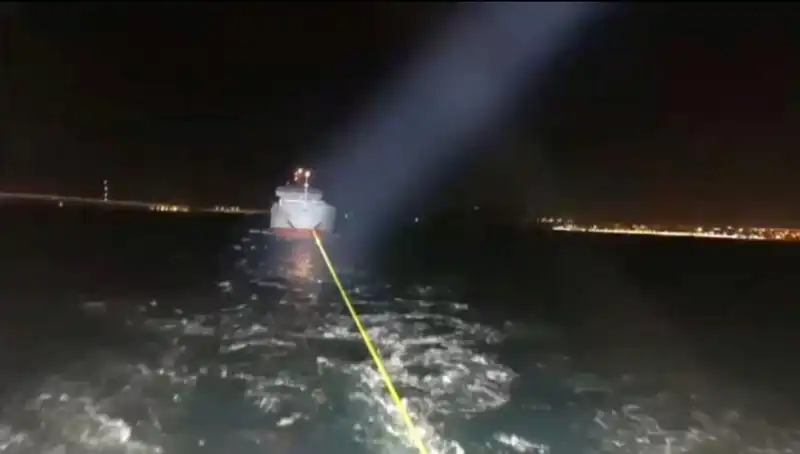 Çanakkale Boğazı'nda Gemi Arızası: Denizde Yaşanan Dram ve Çözüm Arayışları