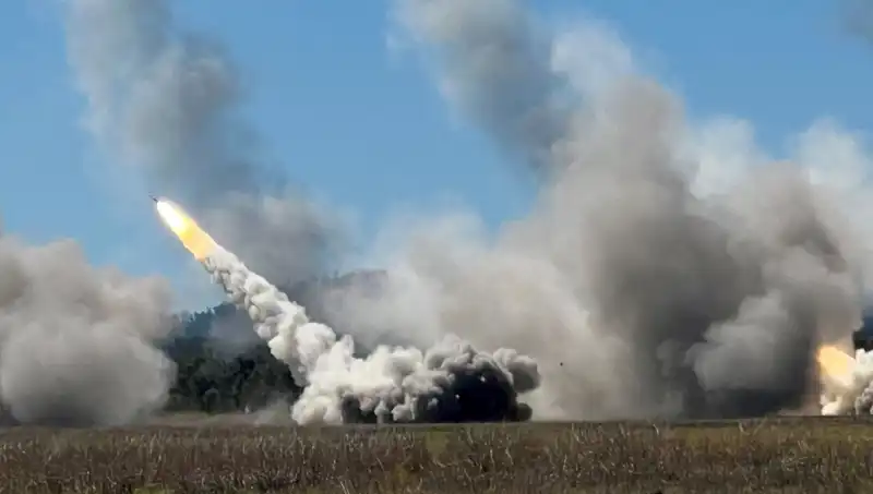 Avustralya’nın Askeri Tarihinde Bir İlk: HIMARS Atışı Başarıyla Gerçekleştirildi