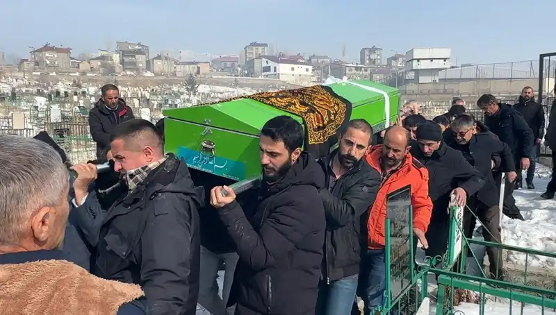 Elektrik Çarpması Sonucu Hayatını Kaybeden Genç Kız Defnedildi