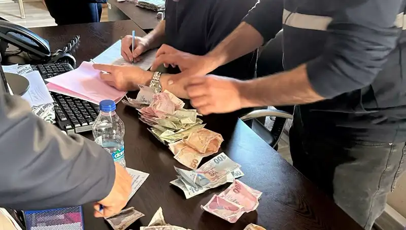 Antalya'da Dilenci Operasyonunda Şok Edici Detaylar: 19 Bin Lira Ele Geçirildi