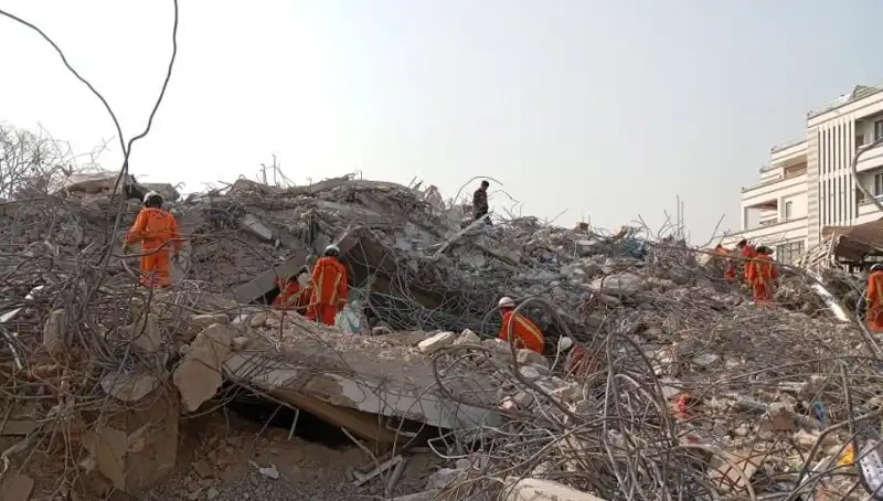 Türk Kurtarma Ekiplerinin Myanmar Operasyonu: 5 Gün Sonra Bir Başarı!