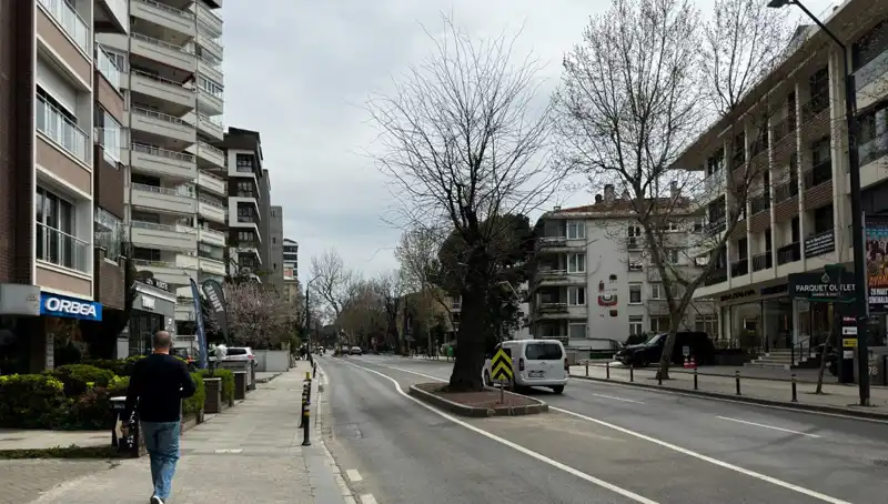 Kadıköy'deki Tehlikeli Cadde: Aynı Noktada Sürekli Kaza Riski