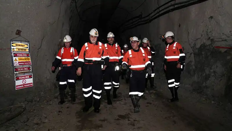 Bakan Işıkhan, Altın Madeninde Önemli Açıklamalarda Bulundu
