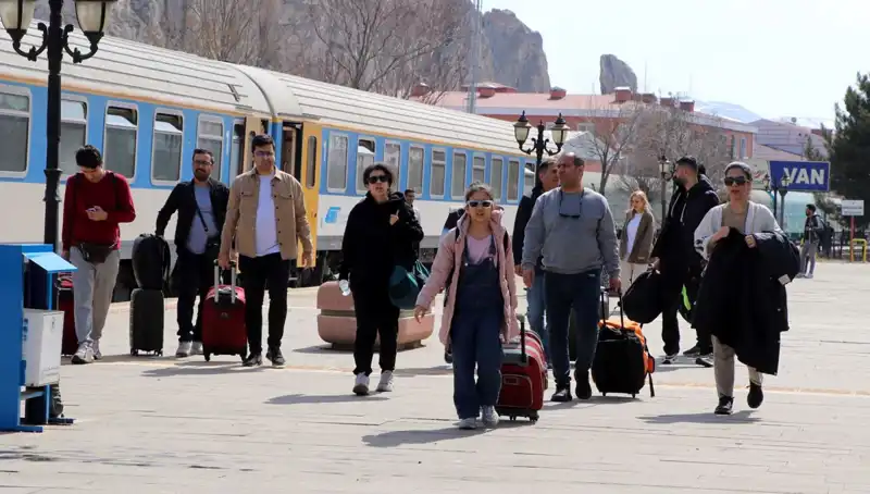 İranlı Turistlerin Nevruz Kutlaması İçin Van'a Yapacağı Akın Neden Önemli?