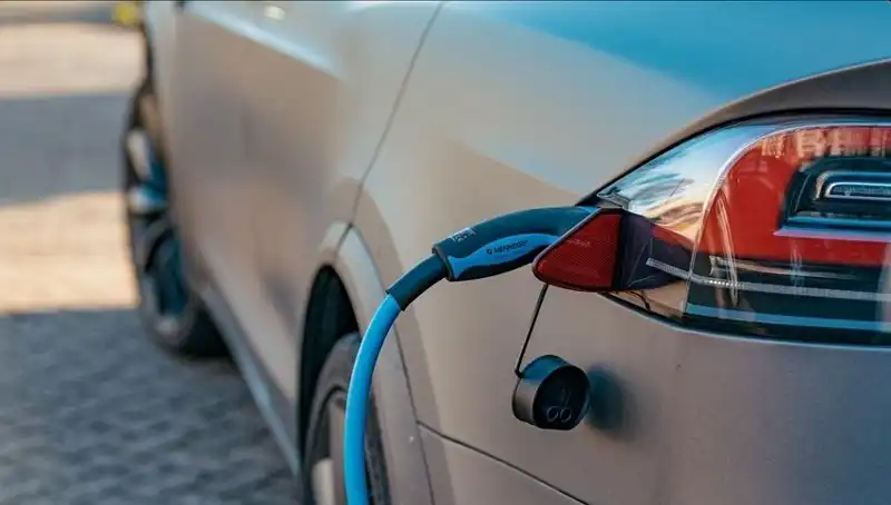 2023'te Elektrikli Araç Satışları Patladı: 6 Ayda 9.1 Milyon Satış Gerçekleşti!