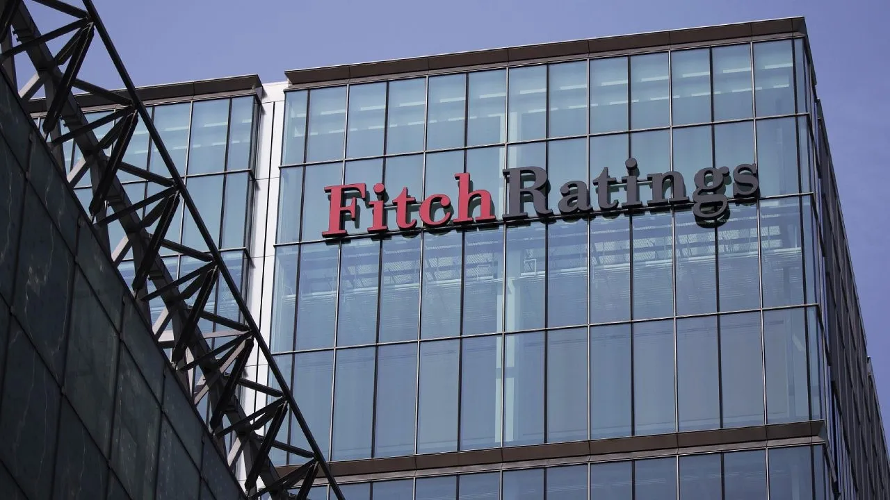 Fitch, İspanya’nın Kredi Notu Görünümünü Yükseltti