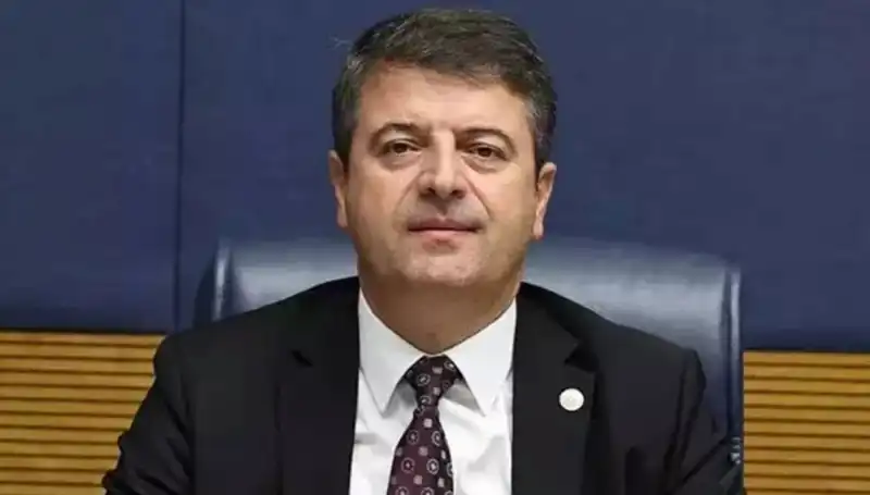 Adıyaman Belediye Başkanı Abdurrahman Tutdere, Görevine Resmi Olarak İade Edildi