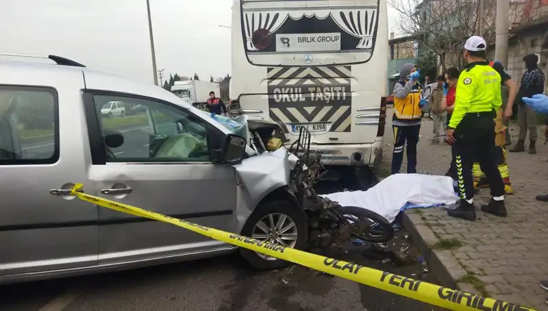 Manisa'da Feci Kaza: Korkunç Çarpışmada 1 Ölü, 1 Yaralı