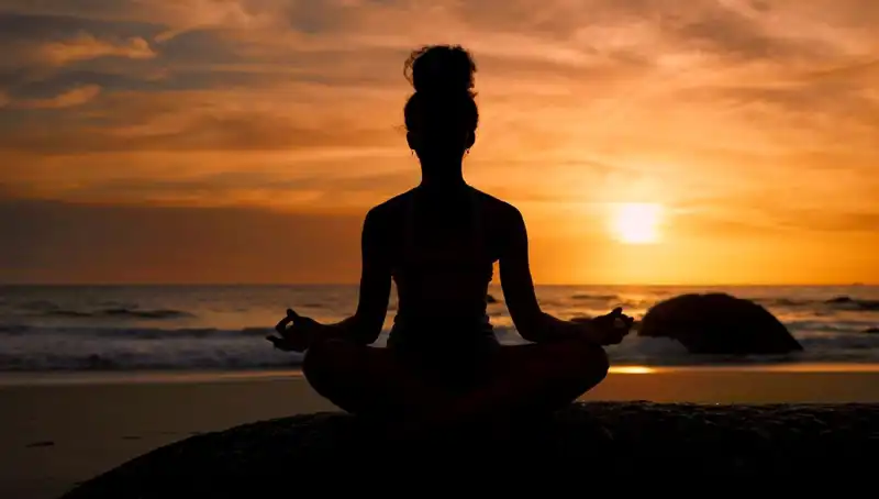 Reiki, Çakra Açma ve İnziva: Ruhsal İyileşme mi Para Tuzağı mı?