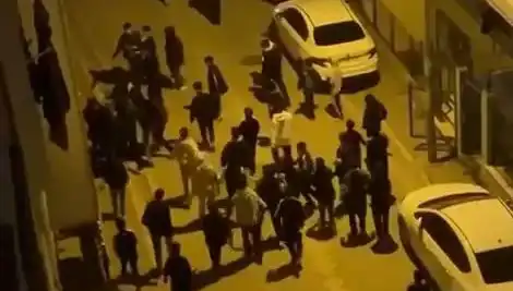 Esenyurt'ta Sopalı Mahalle Baskını: Gençler Arasında Kanlı Çatışma