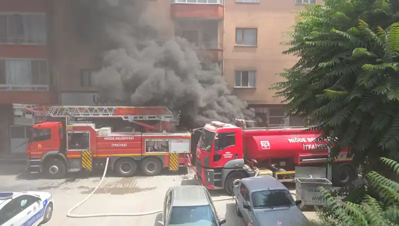 Niğde'deki Beyaz Eşya Deposunda Korkutan Yangın: Sebep ve Sonuçlar
